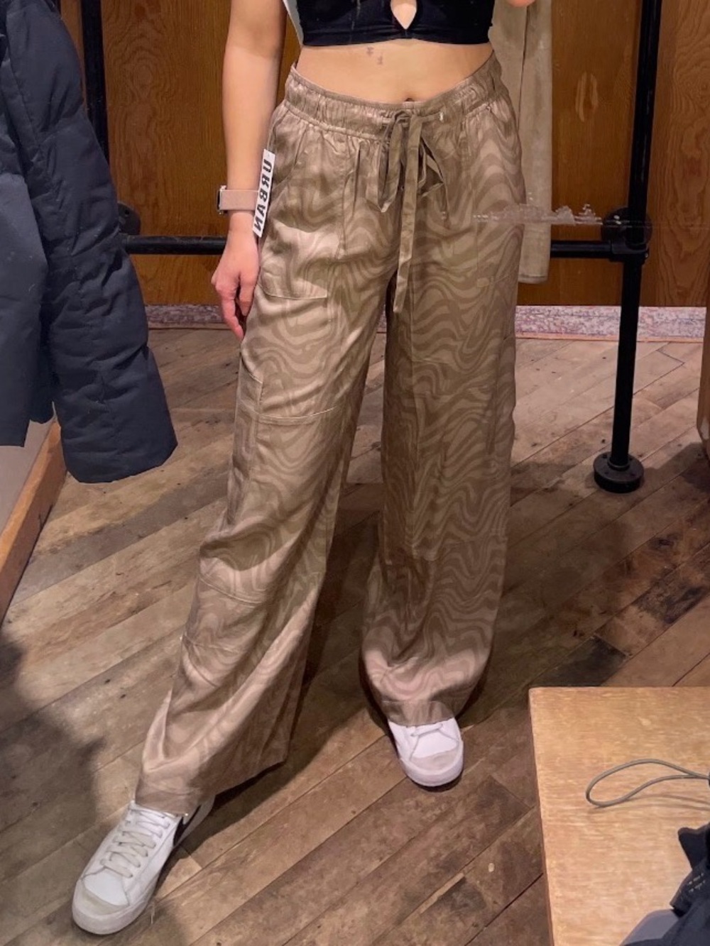 Urban Outfitters Wide Leg Brown Wavy Print cargo pants